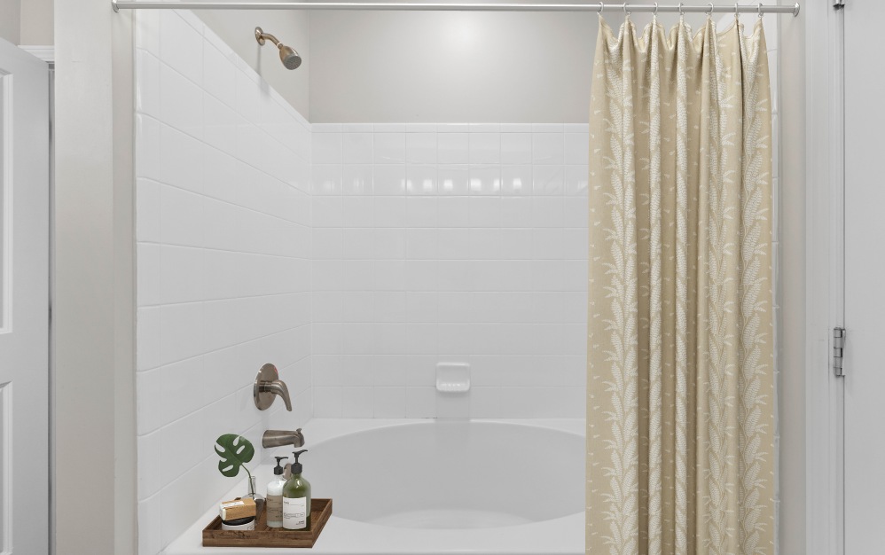 B2ER - 2 bedroom floorplan layout with 2 bathrooms and 1407 square feet (Soaking Tub, 3D)